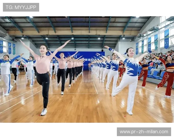 体操俱乐部举办冬季交流会,体操队比赛视频 体操俱乐部举办冬季交流会,体操队比赛视频